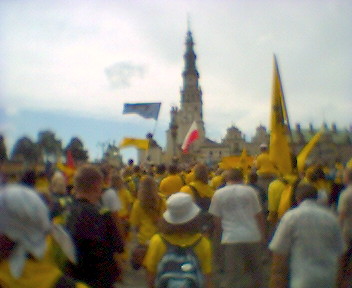 Na placu przed Wałami Jasnogórskimi oddajemy pokłon