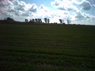 Miało być pokazane piękne prześwitujące przez chmury promienie słońca