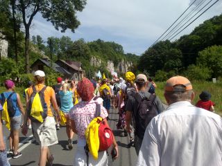 W drodze do Skały podziwiamy krajobraz Jury Częstochowsko-Krakowskiej