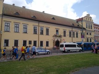 Słynne okno papieskie na Franciszkańskiej 3