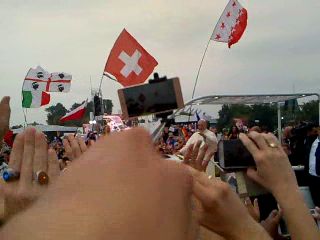 Błonie – papież Franciszek przejeżdza między sektorami