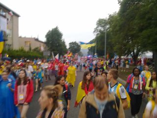 Pielgrzymi masowo wychodzą z Błoni